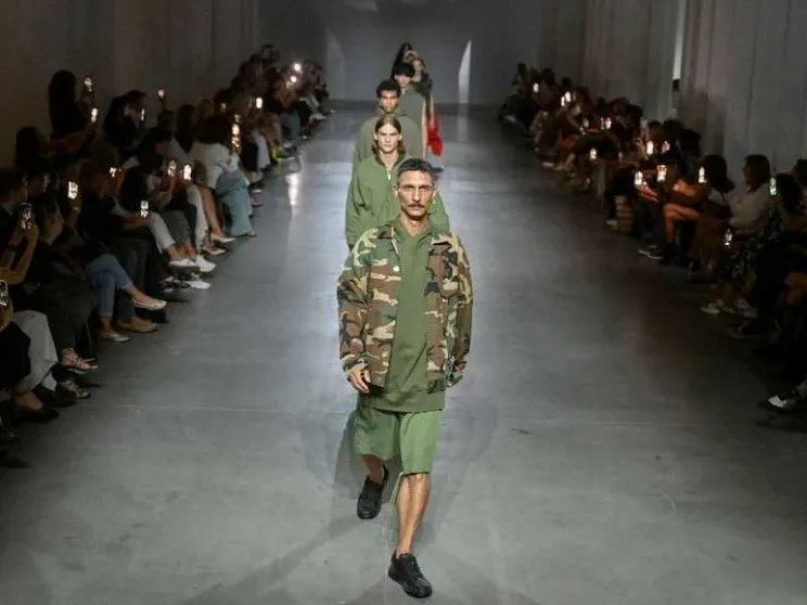 Torna la Fashion week a Kiev: moda oltre la guerra, tra resistenza e speranza