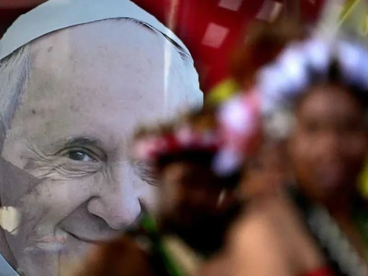 Perché il Papa va agli estremi confini della terra?