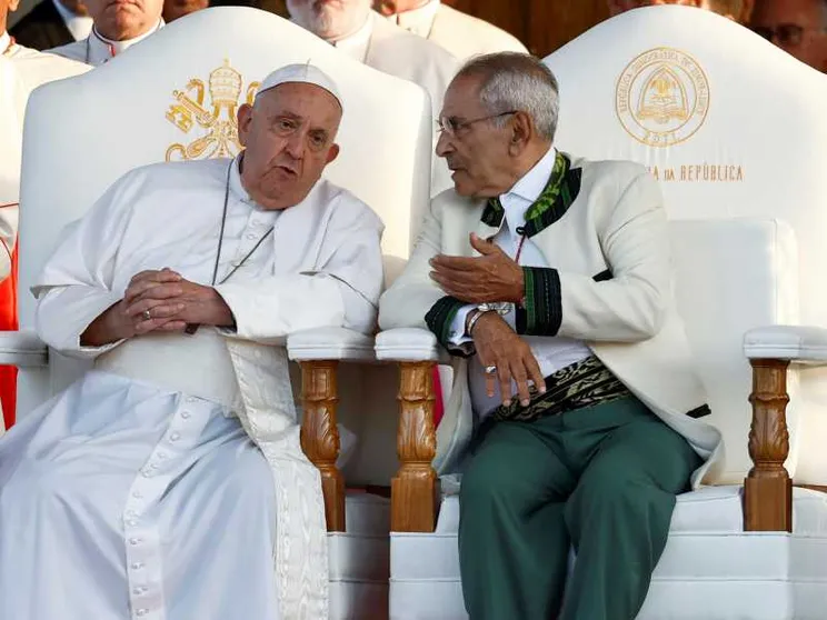 Il Papa: «Bene la riconciliazione con l'Indonesia, ora lotta alla povertà»