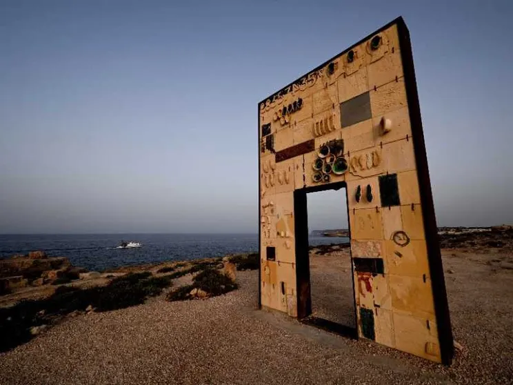 Lampedusa, l'isola che salva persone (e il turismo vola)