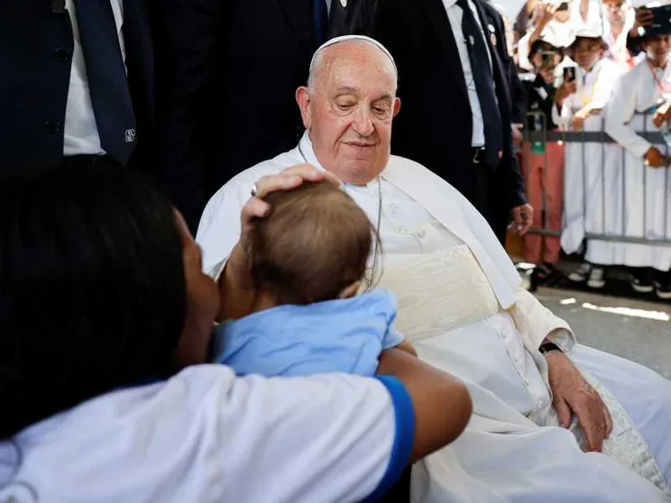 Il Papa: «Diffondete il profumo del Vangelo, a partire dai poveri»