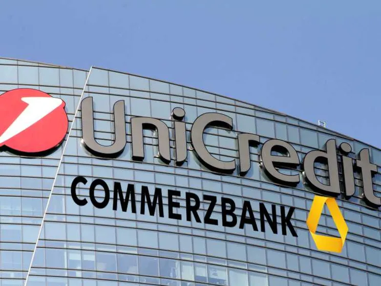 Unicredit compra il 9% di Commerzbank e punta alla fusione