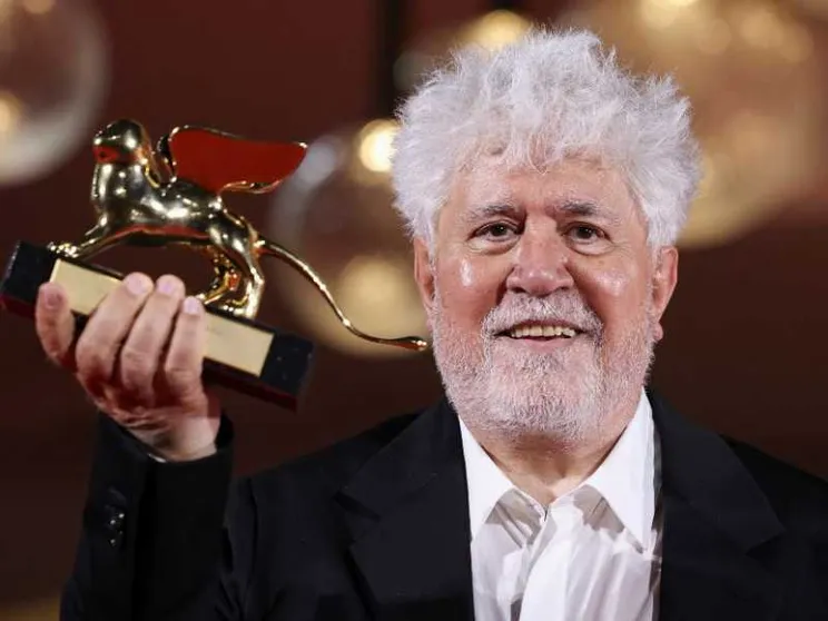 Eutanasia, il film a tesi di Almodóvar: quando il cinema fa politica