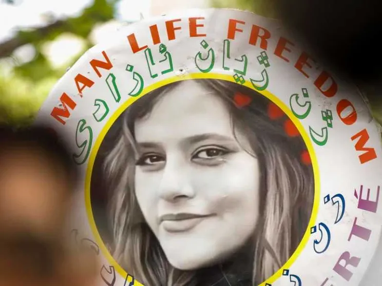 Due anni dopo Mahsa non è morta. Il mondo resta con le donne dell'Iran