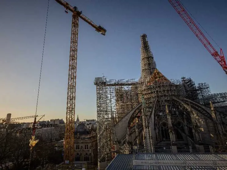 Ulrich: la rinascita di Notre-Dame, segno d'unità fra popoli e religioni