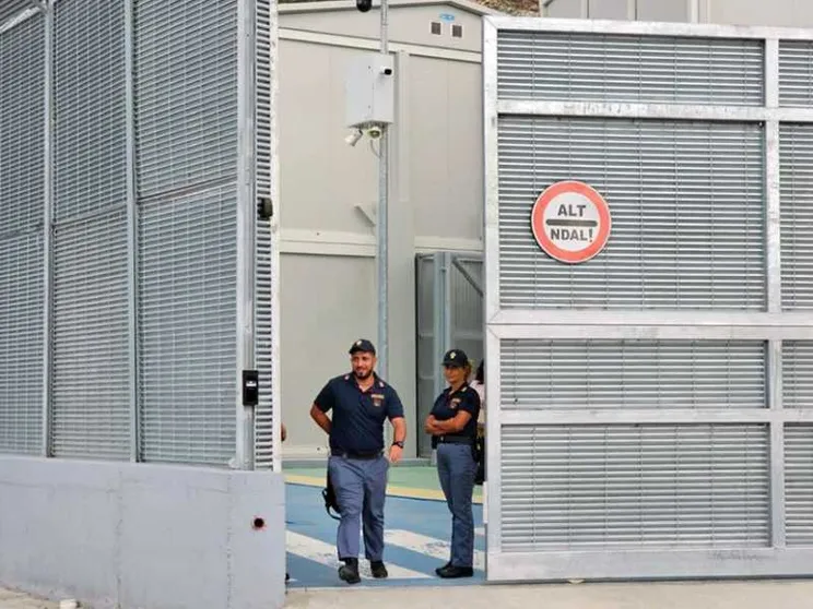 L'annuncio del governo: i centri per il rimpatrio in Albania sono pronti