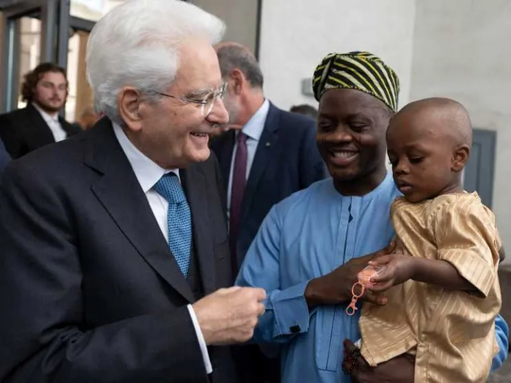 Il richiamo di Mattarella sull'accoglienza (e i primi 16 arrivi in Albania)