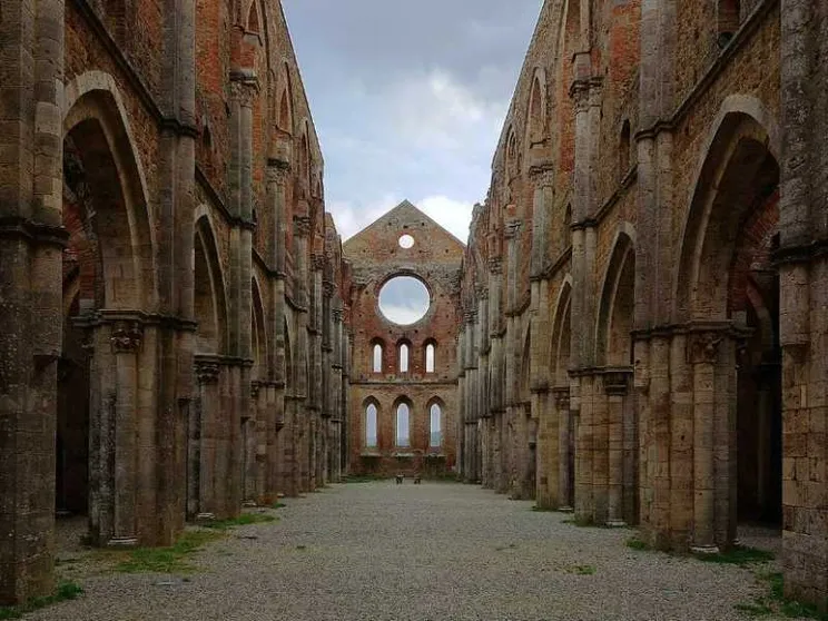 La spada nella roccia? È in Toscana a San Galgano