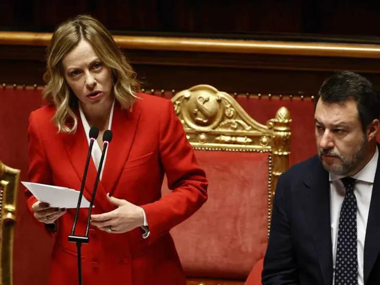 Meloni chiede «unità nazionale» su Fitto. A Bruxelles tensione sui migranti