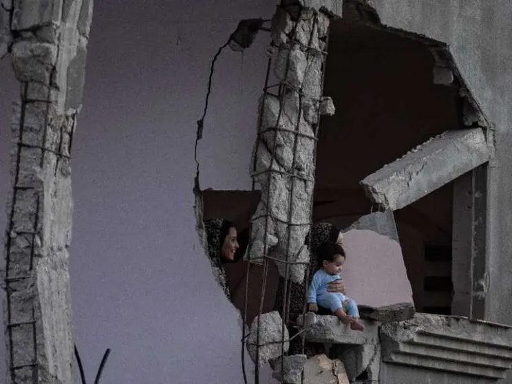 L'Oms: «Mille bambini e donne saranno curati nella Ue». Raid su Beirut
