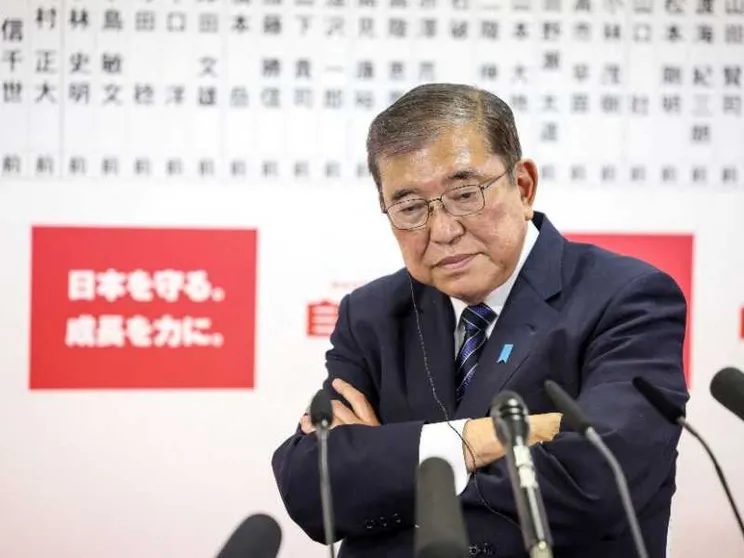 Batosta per Ishiba, il premier si ritrova senza maggioranza