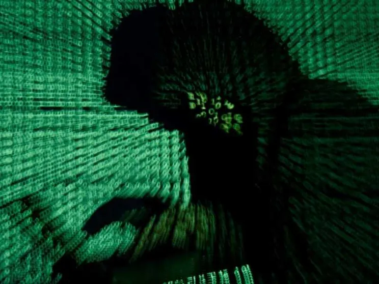 Gli 007 israeliani, l'Eni, le Procure: i dati negli archivi delle spie