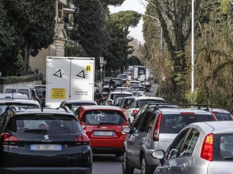 Roma, stop dal 1 novembre ai veicoli più inquinanti in Fascia Verde