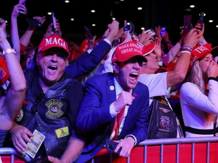 Spietato, senza mezze misure e straricco. Donald, l'uomo che cambia casacca