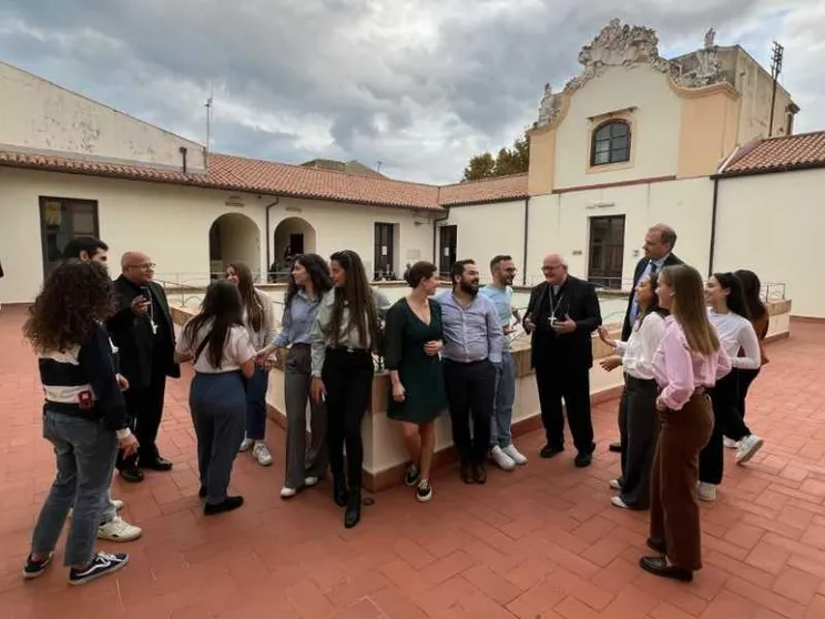 «Integrare i migranti, non nasconderli. Basta tempi lunghi sulla cittadinanza