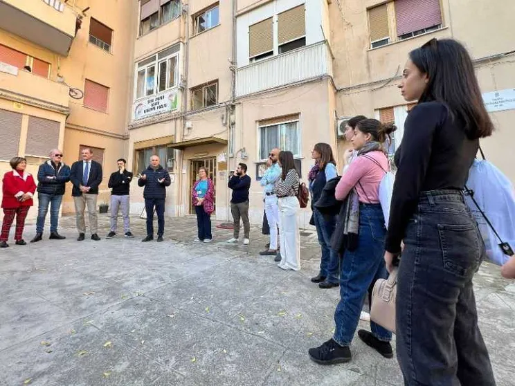 I giovani del Mediterraneo “adottano” migranti e famiglie in difficoltà
