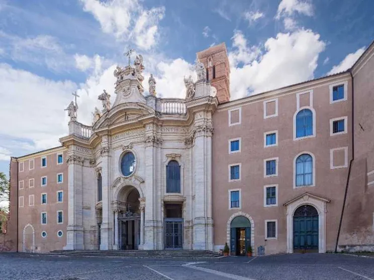 Con Elena e le reliquie della Croce Gerusalemme trova casa a Roma