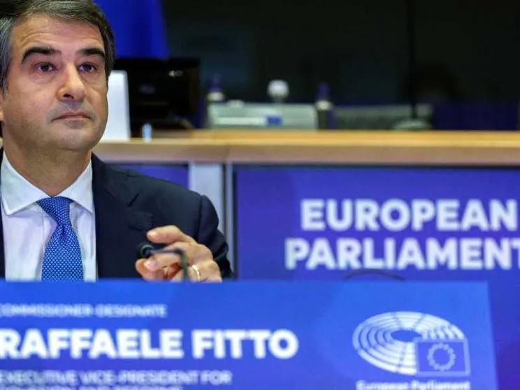 Il discorso ai commissari: «Non sono fascista, io per l'Europa»