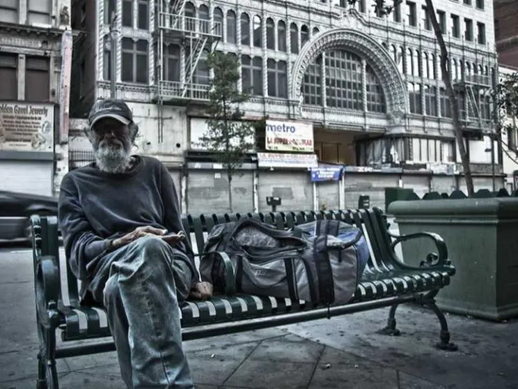 I poveri scompaiono dal dibattito pubblico: astensione record