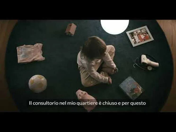 L'Italia dei pochi bambini sempre più poveri. I rincari anche sulle pappe