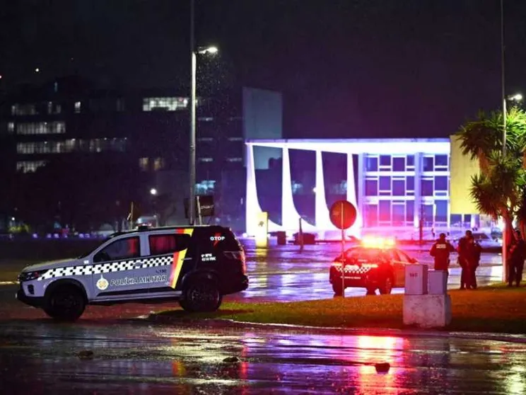 Allerta per due esplosioni prima del G20. Morto l'attentatore