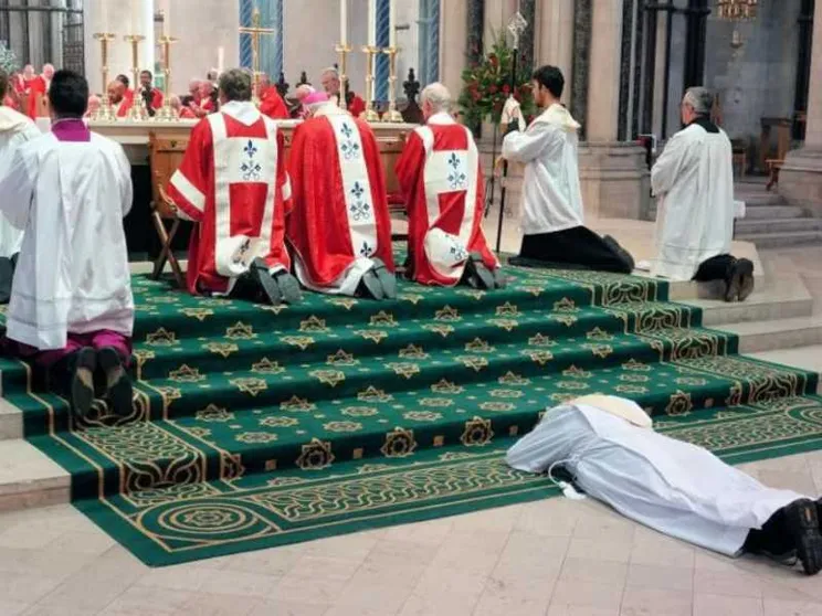 Lo storico John Morrill sacerdote a 78 anni: «Così è cambiata la mia vita»