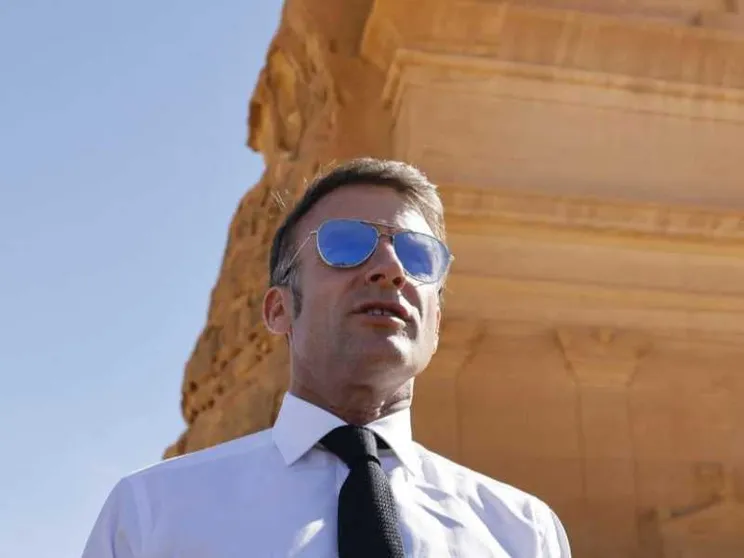 Il governo interrotto di Barnier, ecco perché Macron è diventato il «Re solo»