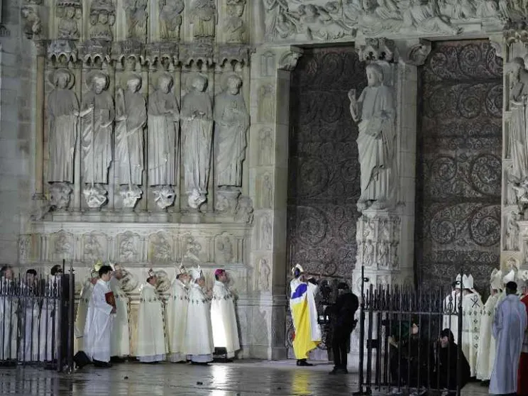 Notre-Dame ritorna ai parigini. Le parole del Papa, i grandi del mondo