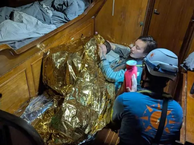 La piccola Yasmine, 11 anni, unica superstite del naufragio