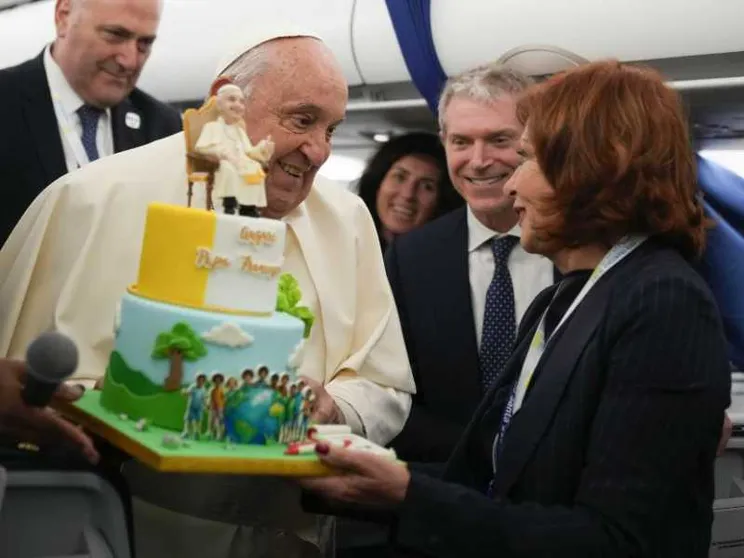 Gli 88 anni di Francesco e le 8 cose per cui dirgli grazie