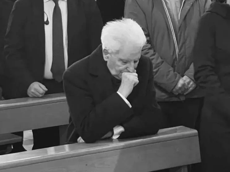 Il presidente inginocchiato nella nostra chiesa, l'immagine che non dimentico