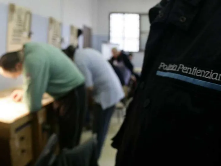 L'altro fronte dell'emergenza: dietro le sbarre mancano agenti