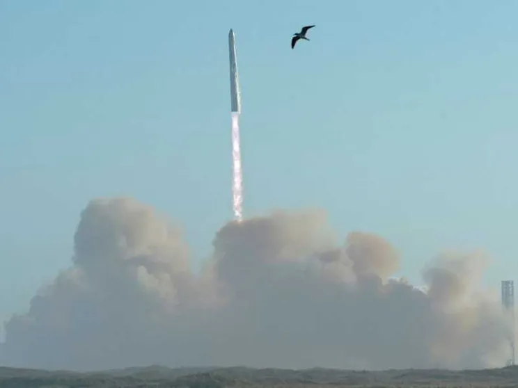 SpaceX: successo a metà per Starship, con spettacolo nei cieli