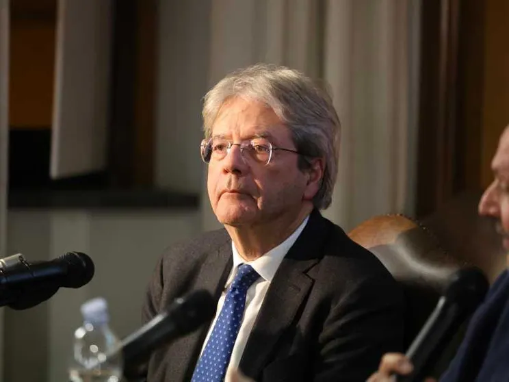 Gentiloni: «È una bellissima giornata. Unire i riformisti, io non cerco ruoli»