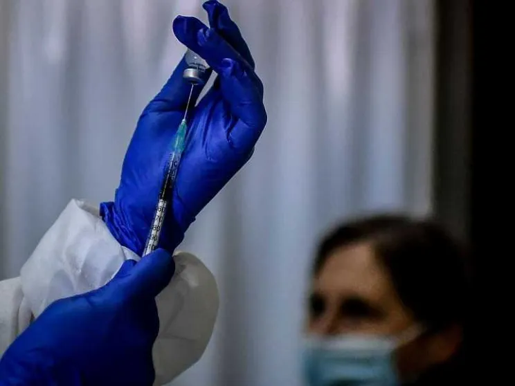 Vaccini e multe: in gioco la fiducia