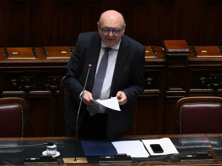 Le mosse allo studio del governo per abbassare i costi delle bollette