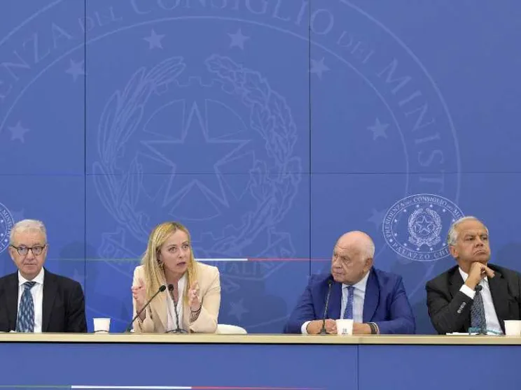 Il caso Almasri paralizza le Camere