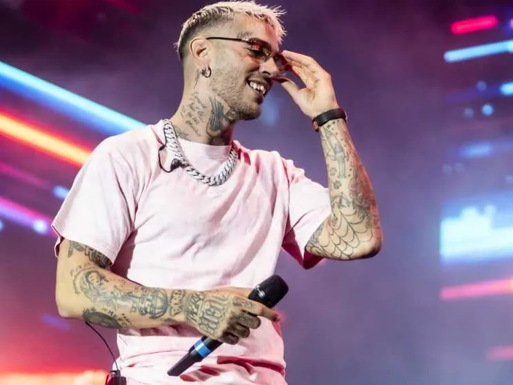 Il Daspo a Emis Killa: perché il rapper ha rinunciato a Sanremo