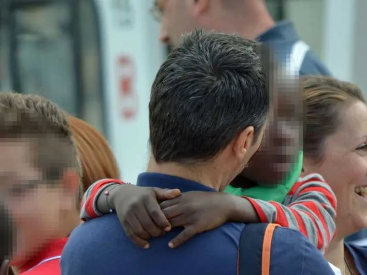 Il crollo delle adozioni (non solo a Milano): cosa sta succedendo?