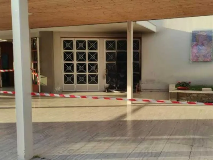 Raid in chiesa a Marigliano. Il parroco: «Noi non indietreggiamo»