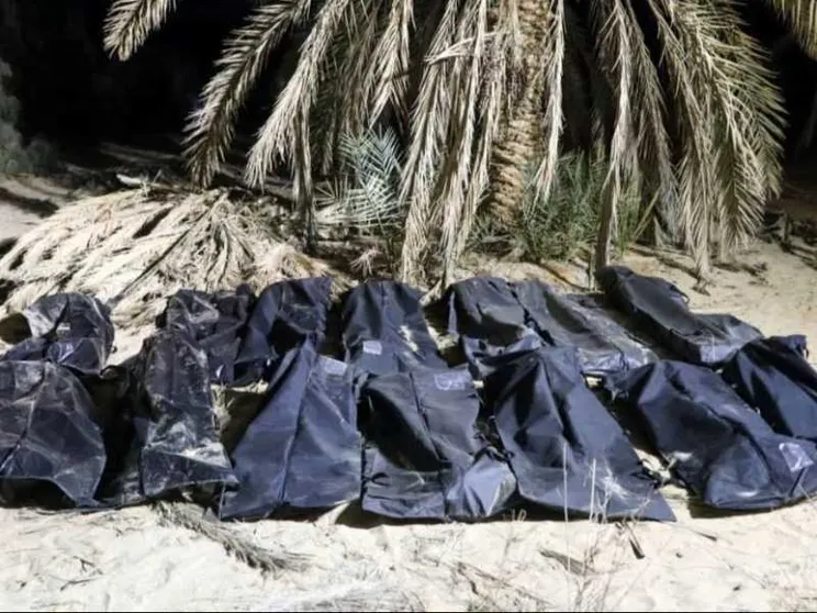 L'orrore delle due fosse comuni dei migranti: scoperti 47 cadaveri