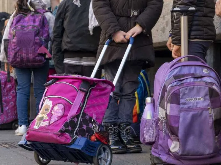 Due genitori sono stati arrestati perché minacciavano la maestra del figlio