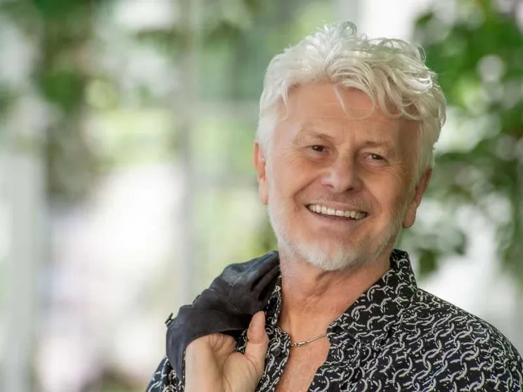 Eterno Ron, è rimasto al centro esatto della musica