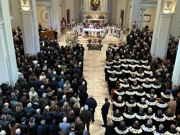 Il commovente addio a Scambia, ricercatore infaticabile e docente visionario