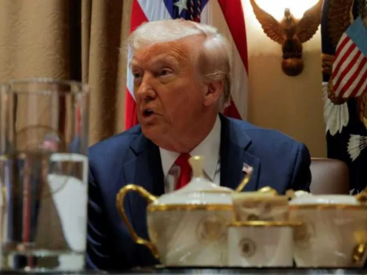Trump contro la Ue: «Dazi al 25%». Bruxelles annuncia una risposta ferma