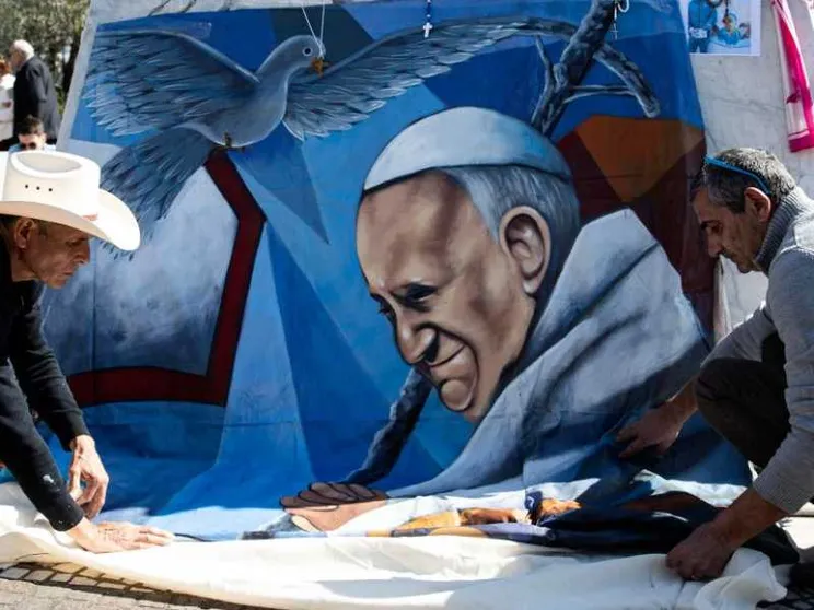 Il Papa prosegue con le cure e la fisioterapia motoria