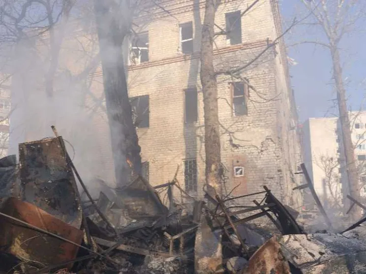 Ancora stragi in Ucraina. E Kiev valuta il ritiro dal Kursk occupato