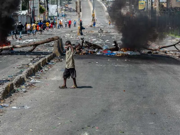 I bambini di Haiti in ostaggio delle gang: «Sparo, ma vorrei solo giocare»