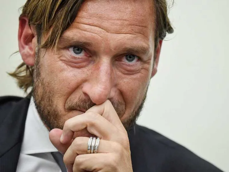 Totti a Mosca, ospite d'onore a un evento: scoppia la polemica