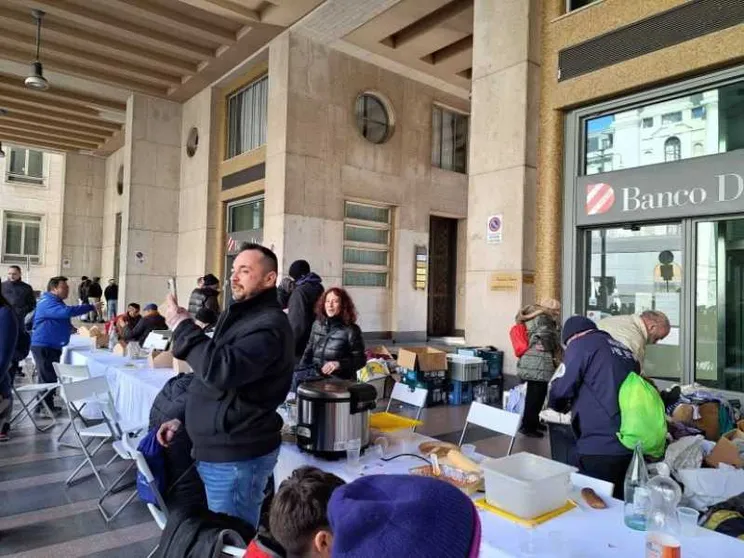 La solidarietà è condivisione: il pranzo della domenica con i senzatetto